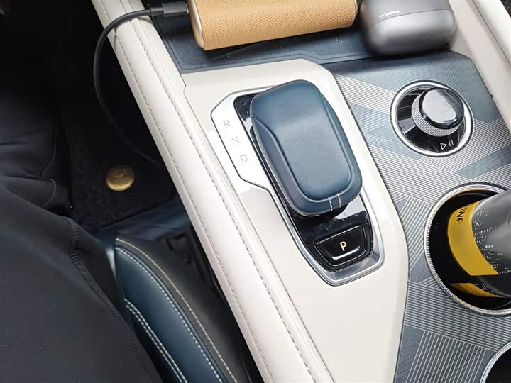 Фото 7 - Zeekr 001