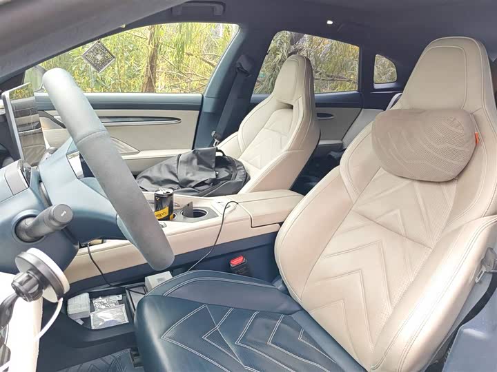 Фото 8 - Zeekr 001