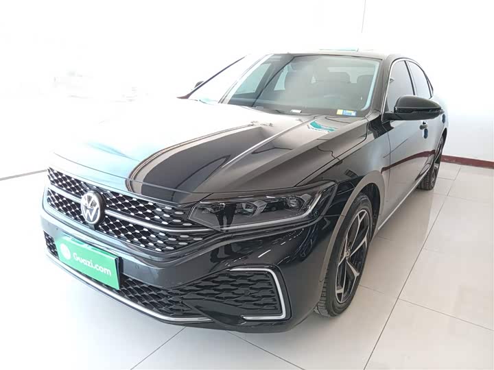 Фото 2 - Volkswagen Passat