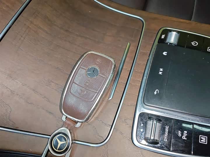 Фото 9 - Mercedes-Benz GLC-Class