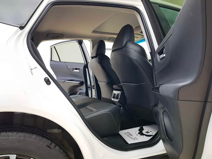 Фото 9 - Toyota Venza