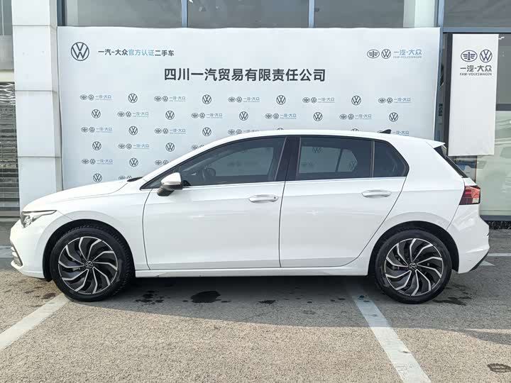 Фото 3 - Volkswagen Golf