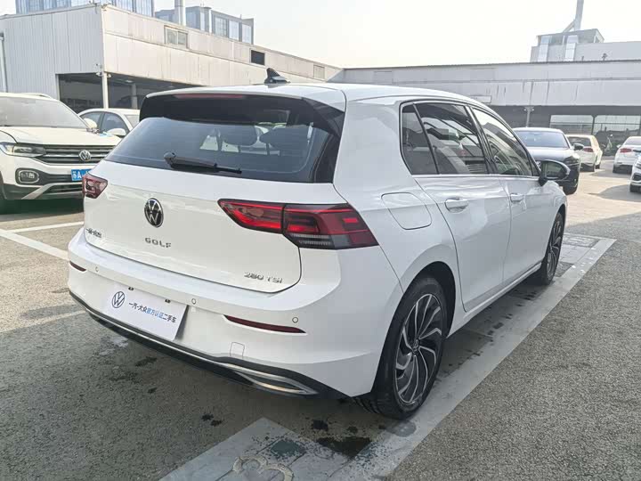 Фото 4 - Volkswagen Golf