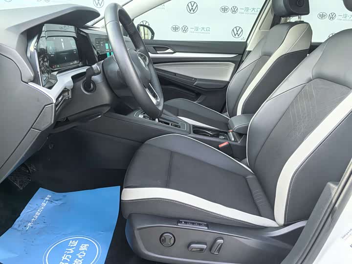 Фото 5 - Volkswagen Golf