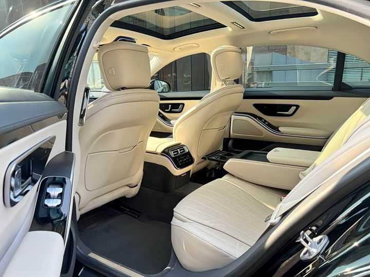 Фото 8 - Mercedes-Benz S-Class