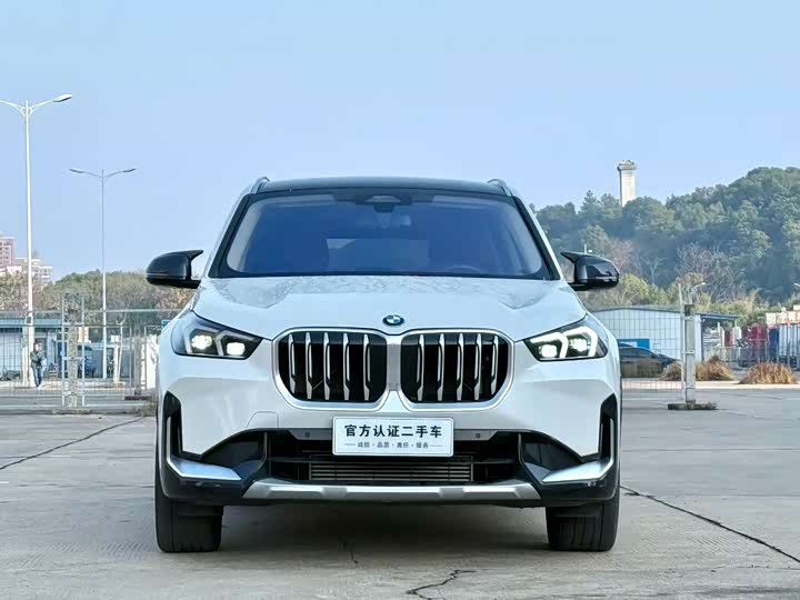 Фото 2 - BMW X1