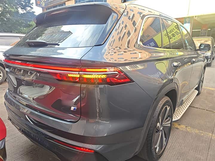 Фото 8 - Geely Monjaro