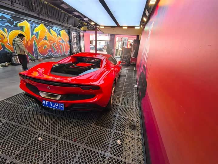 Фото 3 - Ferrari 296