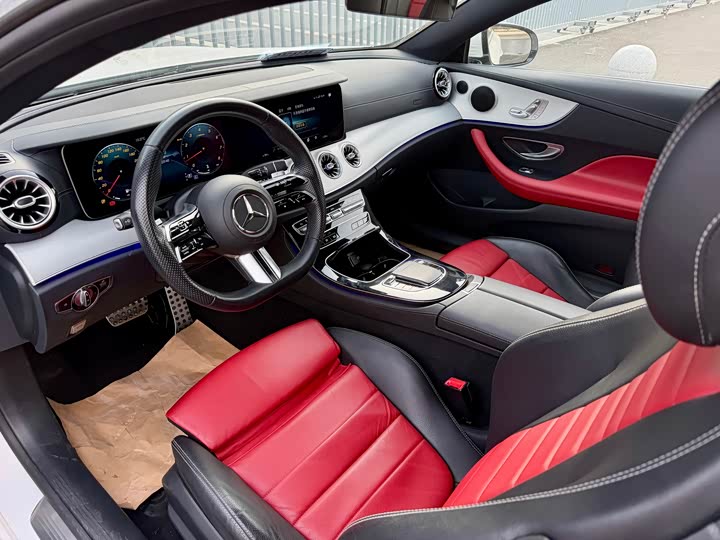 Фото 7 - Mercedes-Benz E-Class