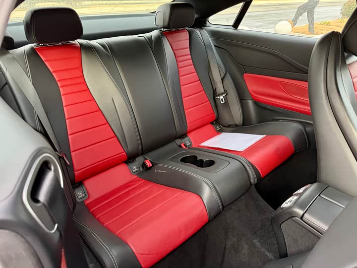 Фото 9 - Mercedes-Benz E-Class