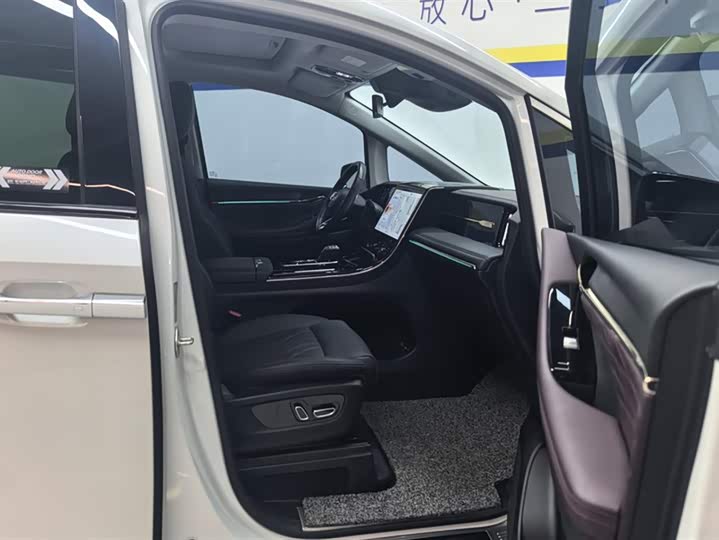 Фото 8 - GAC Trumpchi M8