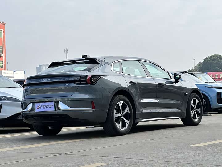 Фото 4 - Zeekr 001
