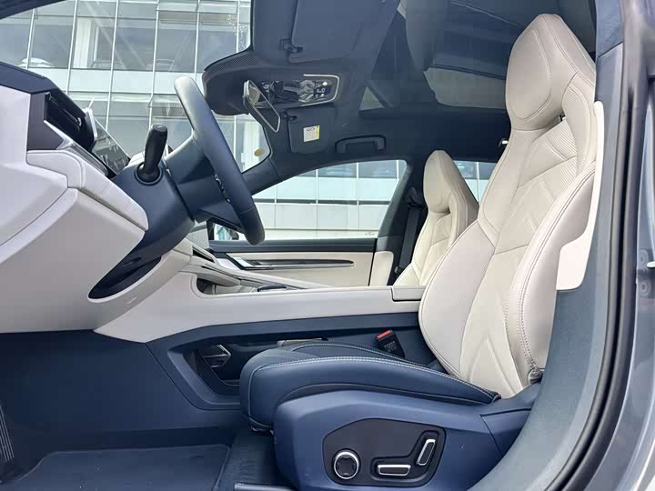 Фото 7 - Zeekr 001