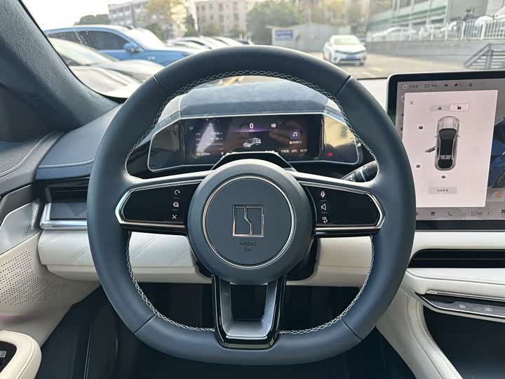 Фото 9 - Zeekr 001