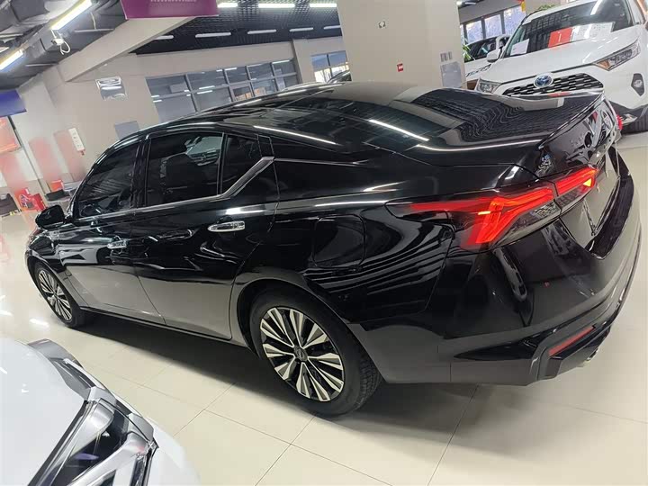 Фото 5 - Nissan Teana