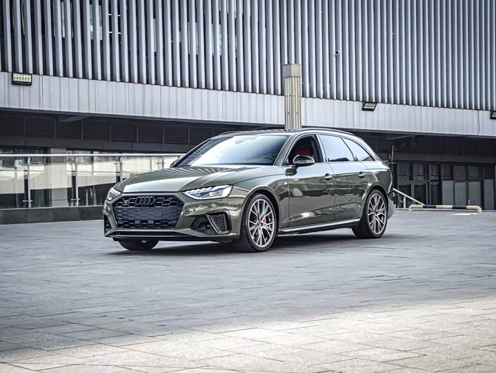 Фото 1 - Audi S4