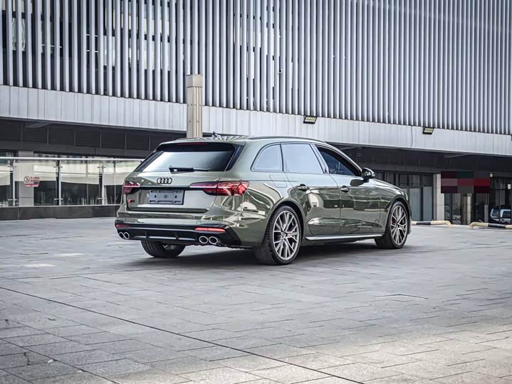 Фото 4 - Audi S4