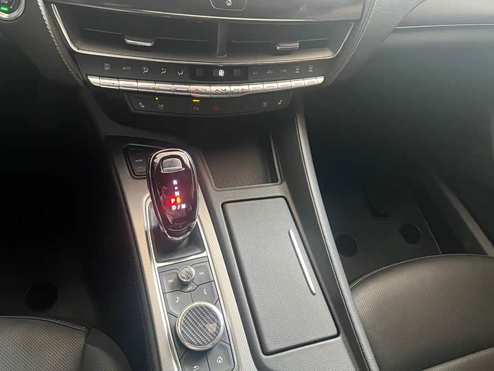 Фото 6 - Cadillac CT5