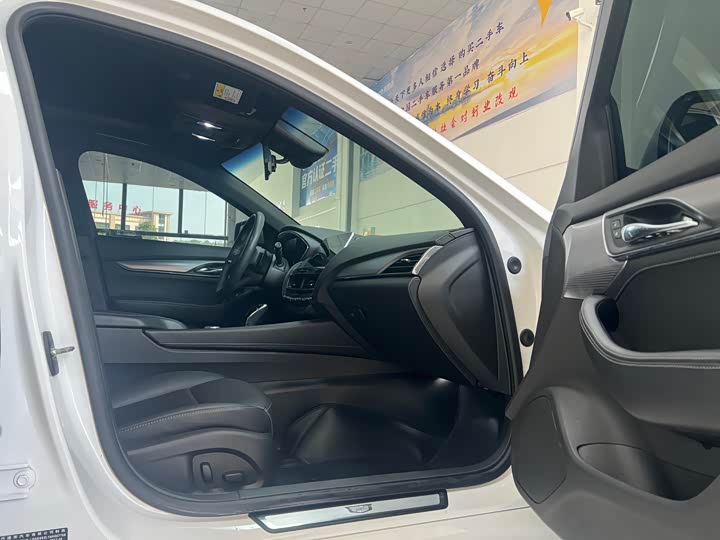 Фото 8 - Cadillac CT5