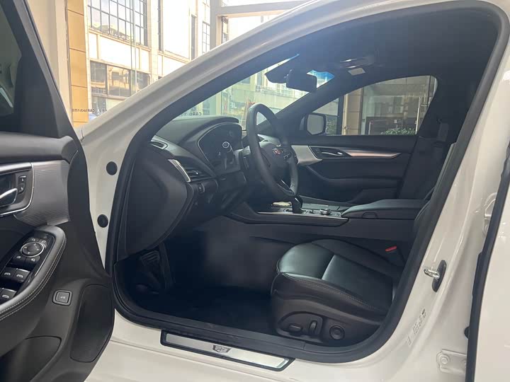 Фото 9 - Cadillac CT5