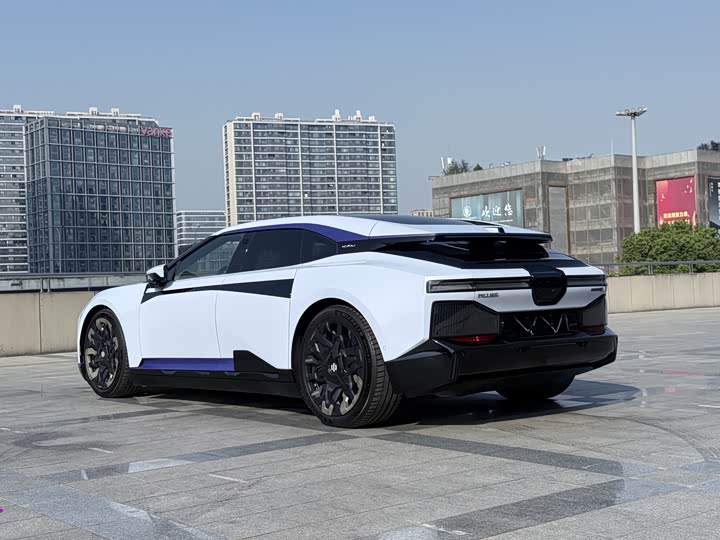 Фото 7 - HiPhi Z