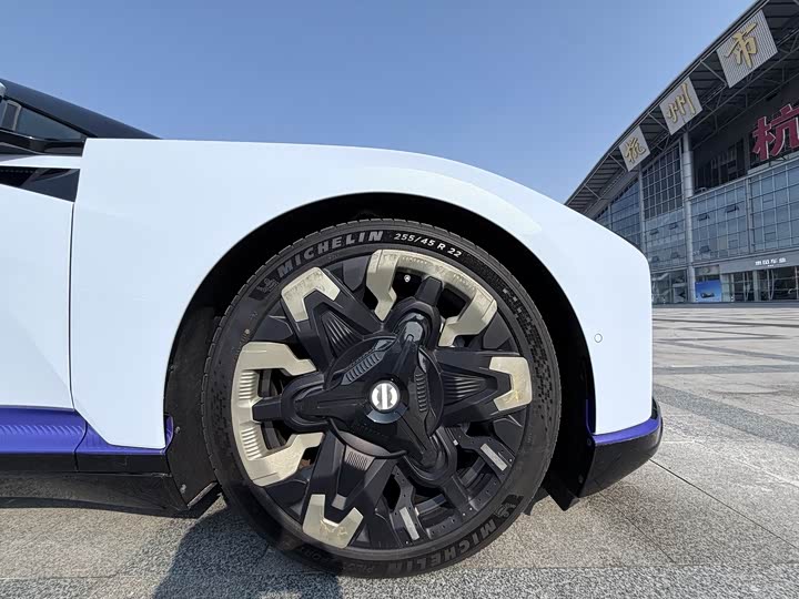 Фото 9 - HiPhi Z