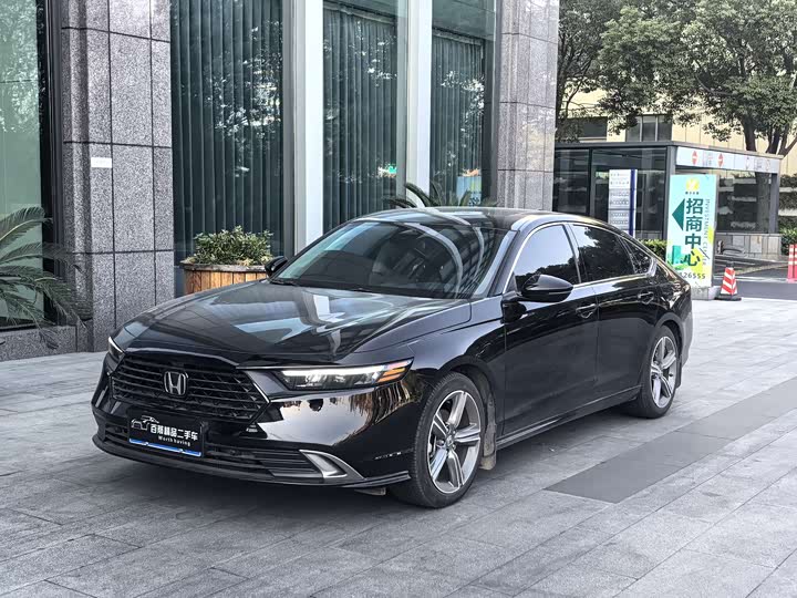 Фото 1 - Honda Accord