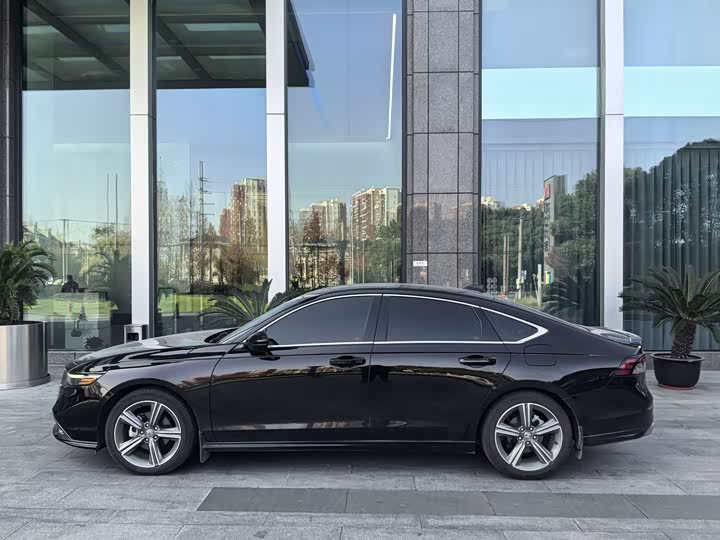 Фото 3 - Honda Accord