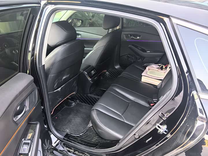 Фото 7 - Honda Accord