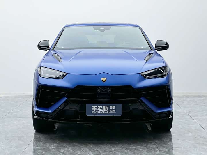 Фото 2 - Lamborghini Urus
