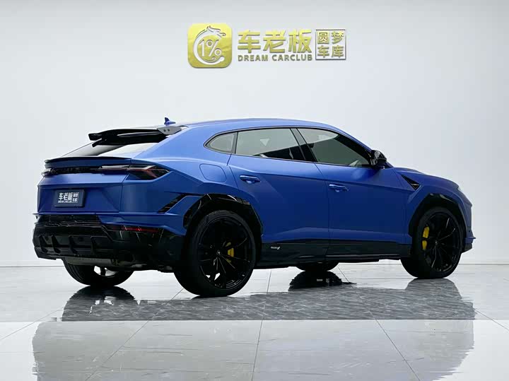 Фото 4 - Lamborghini Urus