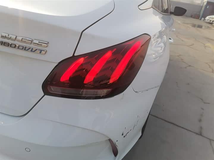 Фото 8 - MG Motor 5