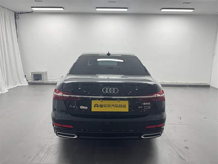 Фото 7 - Audi A6L