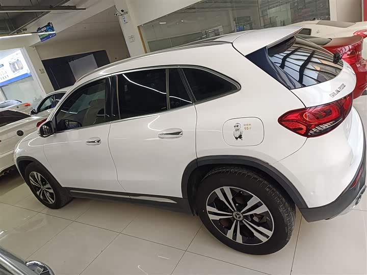 Фото 5 - Mercedes-Benz GLA-Class