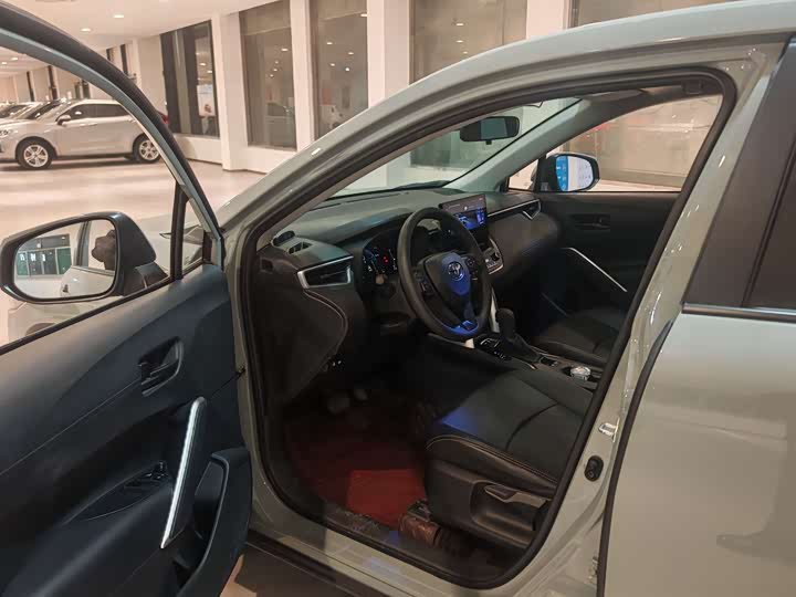 Фото 6 - Toyota Corolla Cross