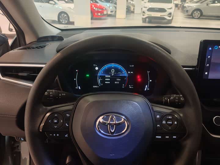 Фото 8 - Toyota Corolla Cross