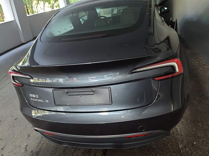 Фото 6 - Tesla Model 3