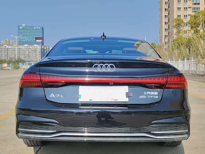 Фото 5 - Audi A7L
