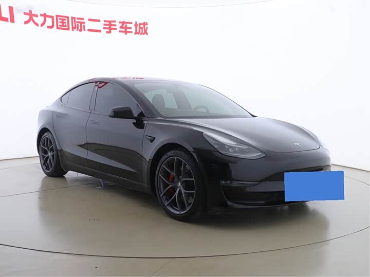 Фото 3 - Tesla Model 3