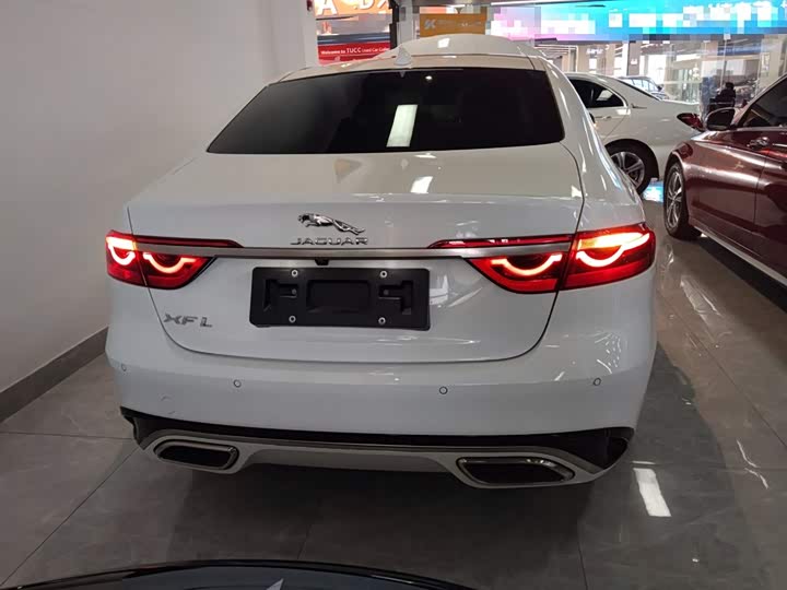 Фото 6 - Jaguar XF L