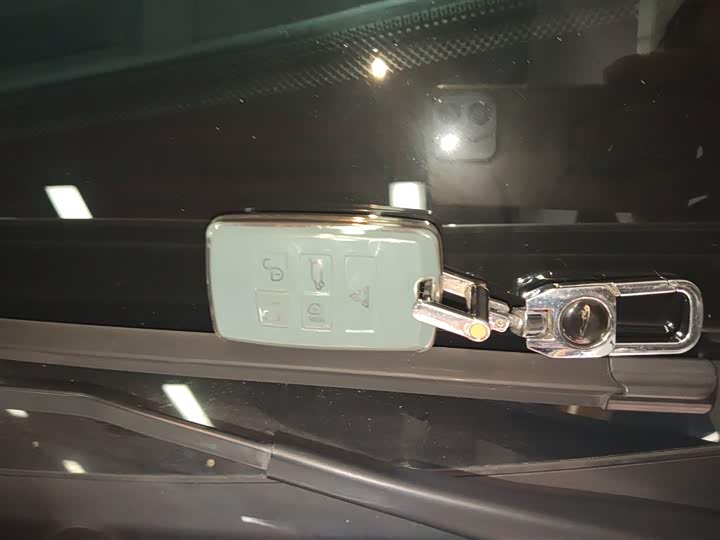 Фото 9 - Jaguar XF L