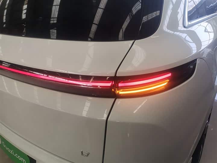 Фото 8 - LiXiang L7