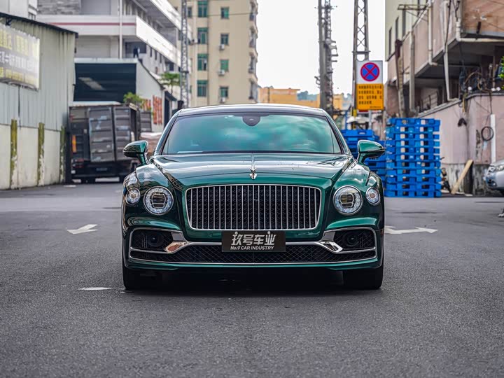 Фото 2 - Bentley Flying Spur