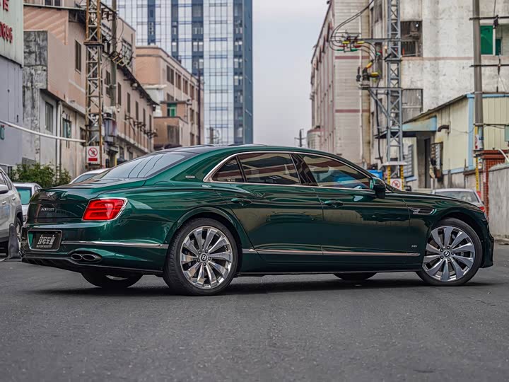 Фото 3 - Bentley Flying Spur