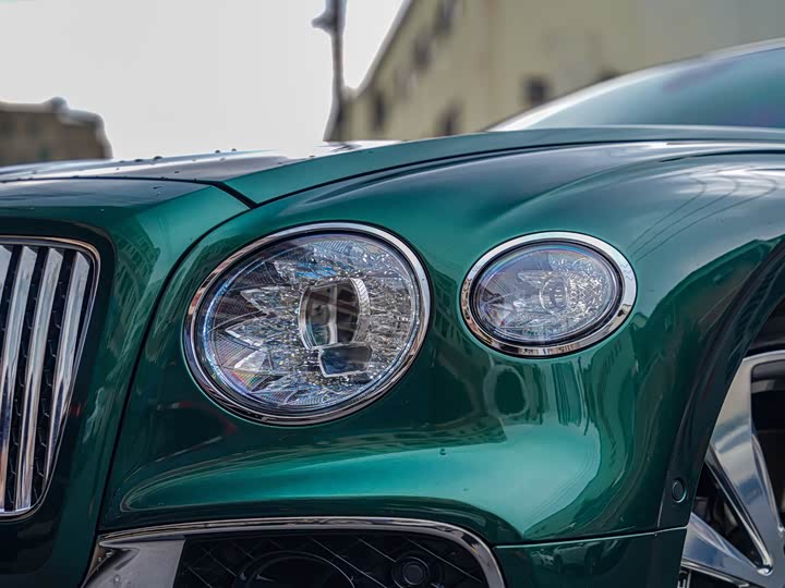 Фото 6 - Bentley Flying Spur