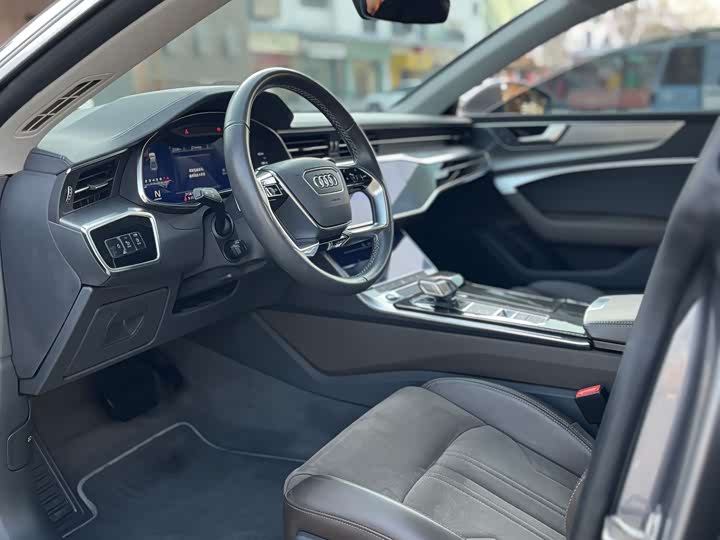 Фото 5 - Audi A7L