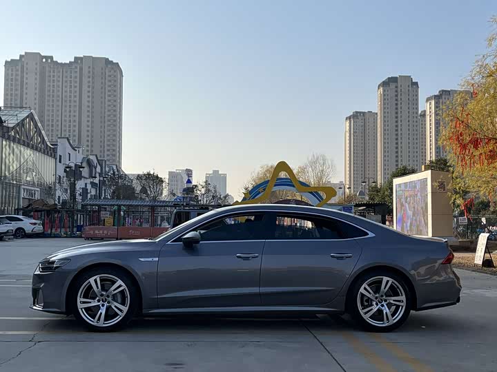 Фото 6 - Audi A7L