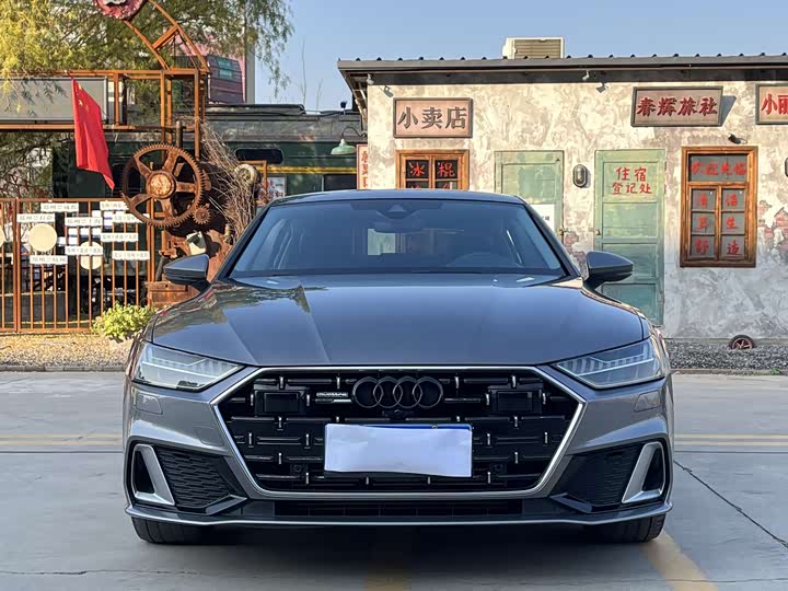 Фото 9 - Audi A7L