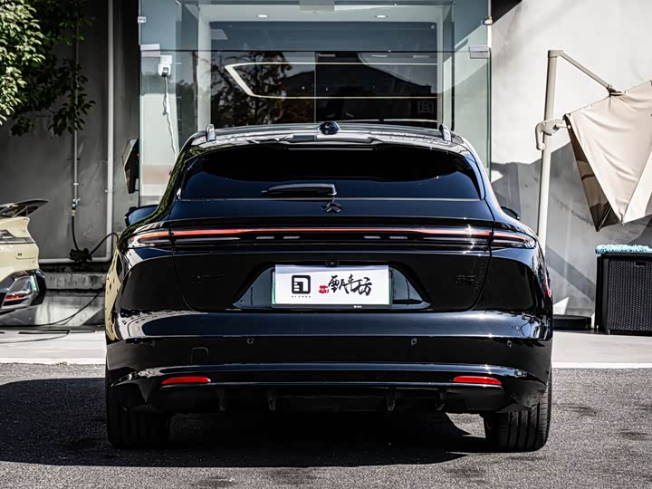 Фото 5 - Nio ET5T