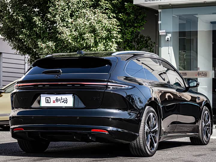 Фото 7 - Nio ET5T